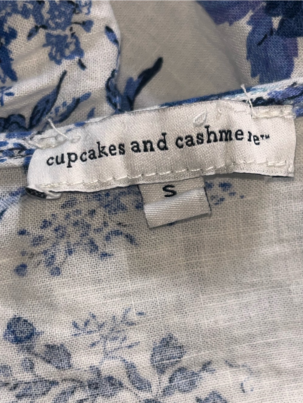 Cupcakes and cashmere Blue Floral Tie-Front Women's Crop Top linen blend small - Picture 2 of 6